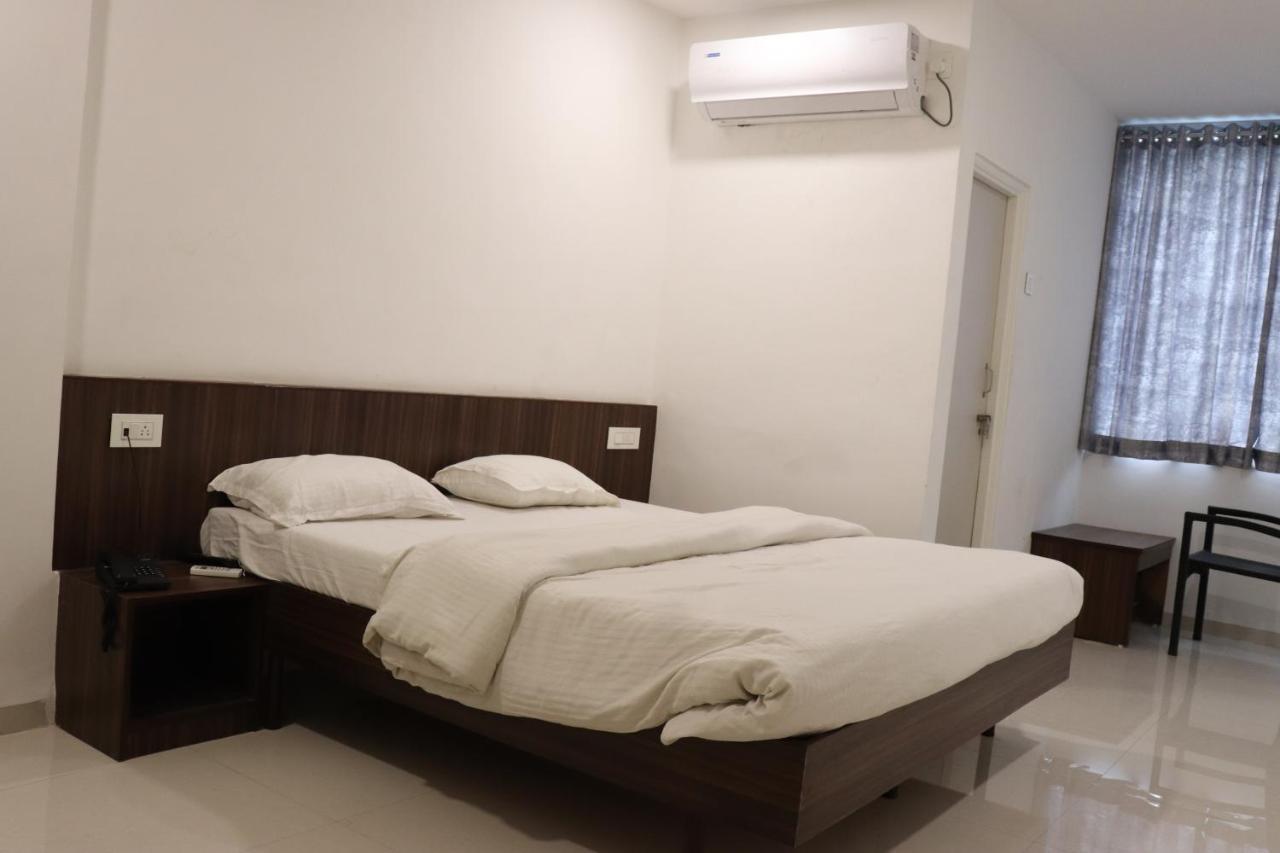 Hotel New Samrat Aurangabad  Bagian luar foto