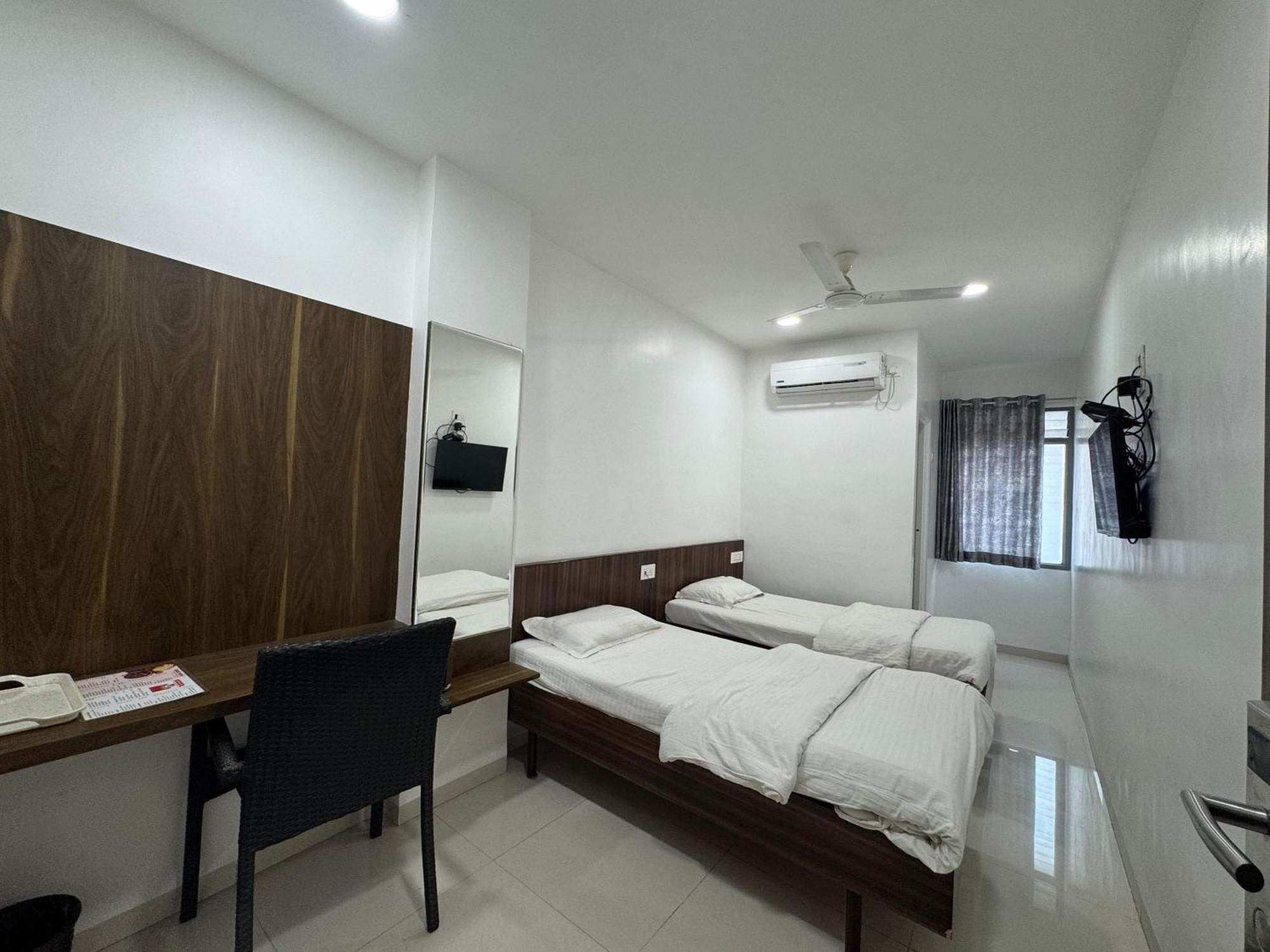 Hotel New Samrat Aurangabad  Bagian luar foto